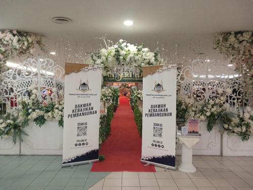 photo 6089335462276743358 y