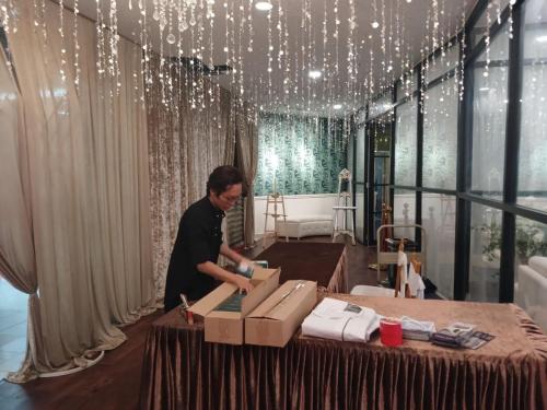 photo 6089335462276743360 y