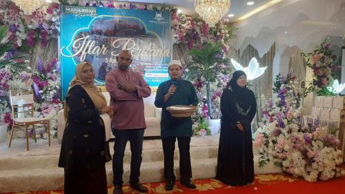 photo 6091642624218872783 y