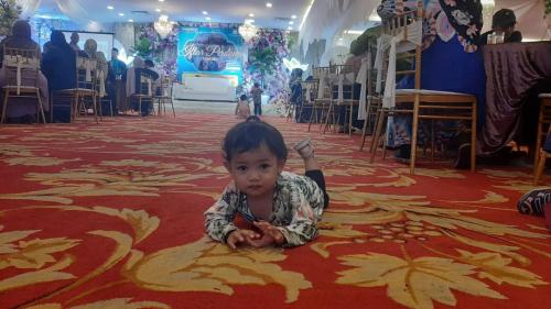 photo 6091642624218872785 y