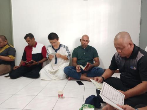 photo 6120402455377329497 y