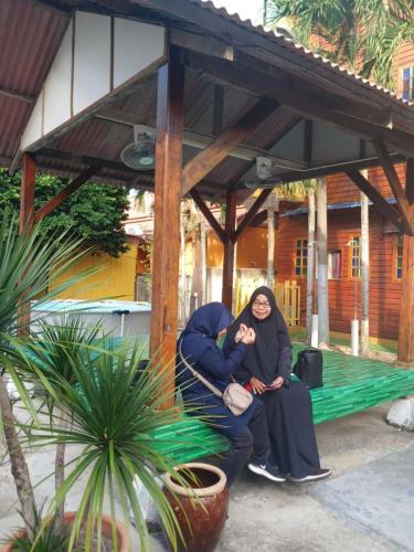 photo 6120402455377329504 y