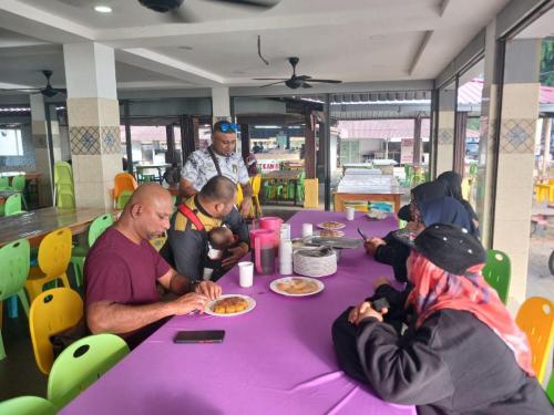 photo 6120402455377329506 y