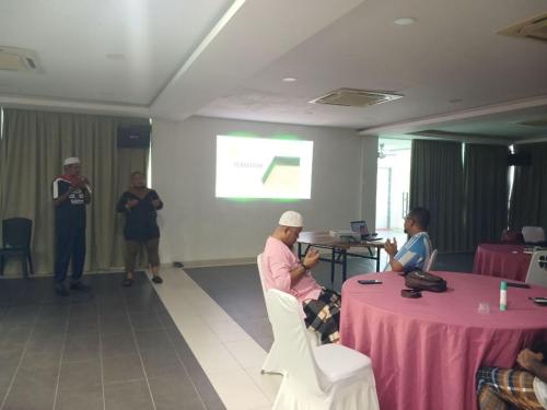 photo 6120402455377329507 y