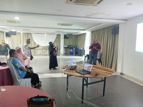 photo 6120402455377329510 y