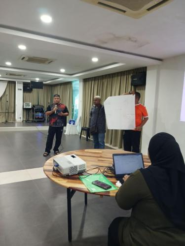 photo 6120402455377329525 y