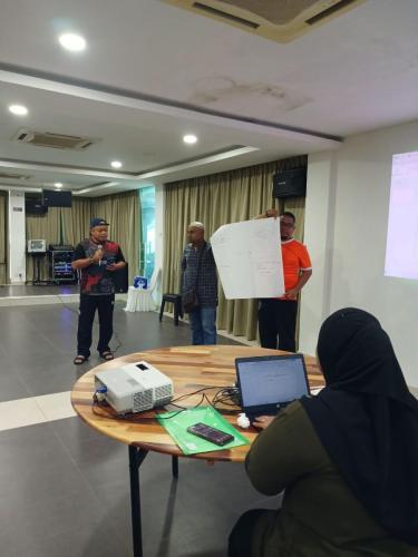 photo 6120402455377329526 y