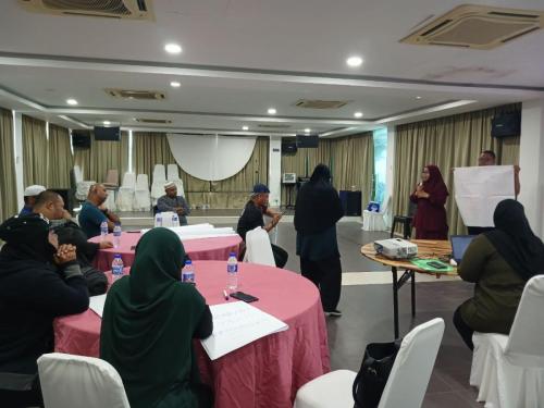 photo 6120402455377329530 y