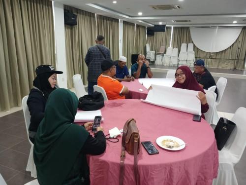 photo 6120402455377329531 y