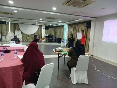 photo 6120402455377329532 y