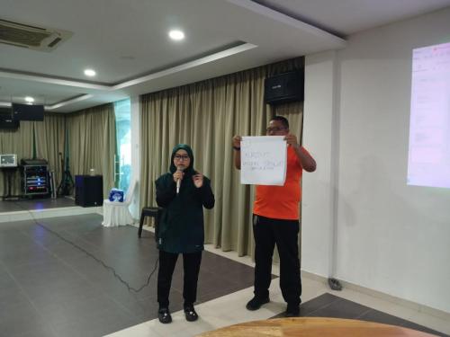 photo 6120402455377329533 y