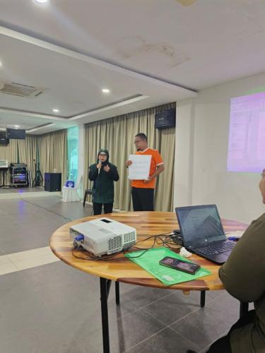 photo 6120402455377329536 y