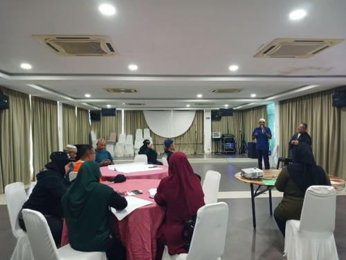 photo 6120402455377329540 y