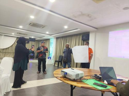 photo 6120402455377329543 y