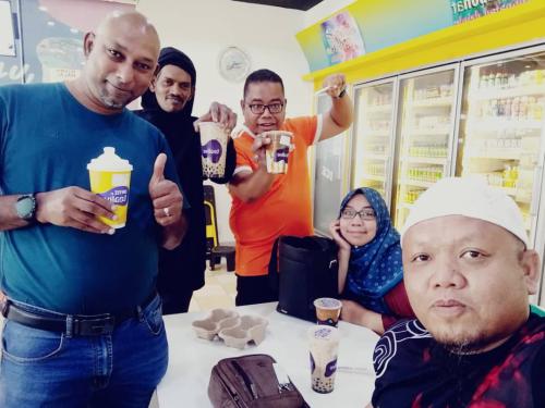 photo 6120402455377329553 y