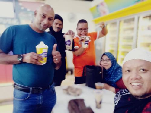 photo 6120402455377329555 y