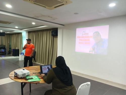 photo 6120402455377329561 y