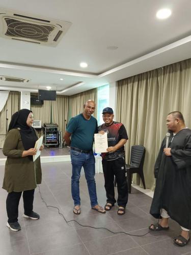 photo 6120402455377330559 y