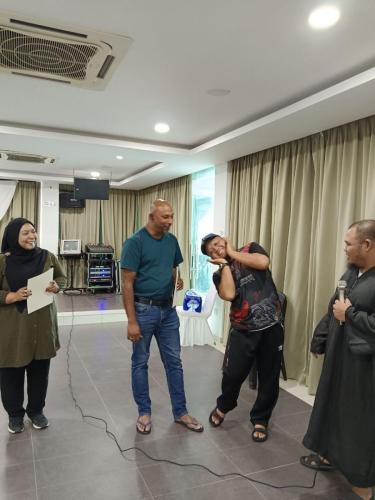 photo 6120402455377330564 y