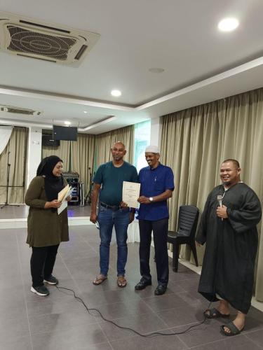 photo 6120402455377330565 y