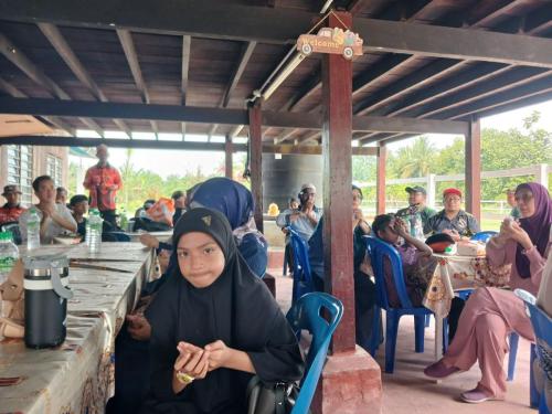 photo 6237747752247344810 y